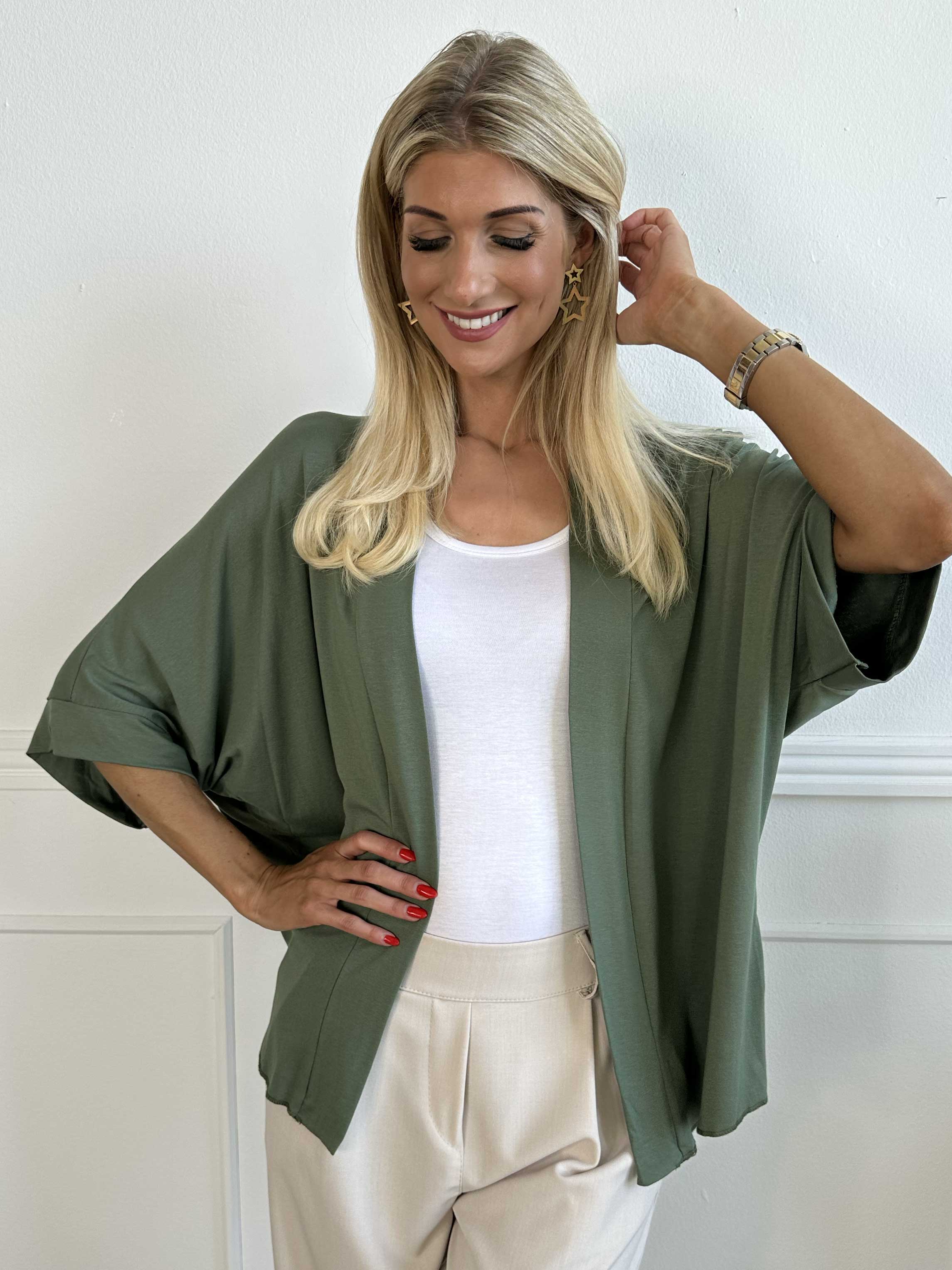 Mimi - Kort enfärgad kofta i viskos